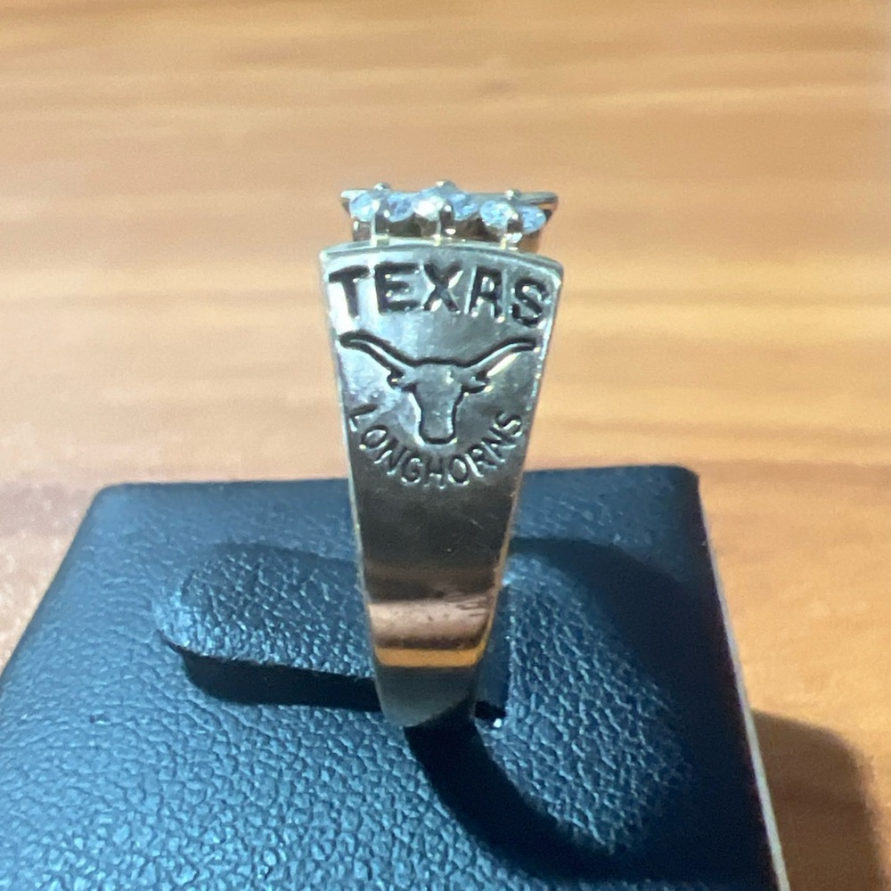 Vintage 10k YG Texas Longhorns Track&field 2003 Big 12 Champion Ring Sz 8.5 - Picture 3 of 9